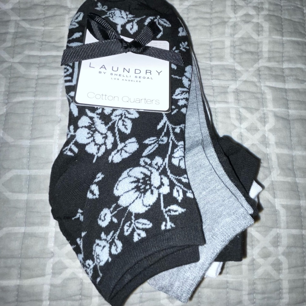 NWT LAUNDRY by SHELLI SEGAL Los Angeles -6pack size 9-11